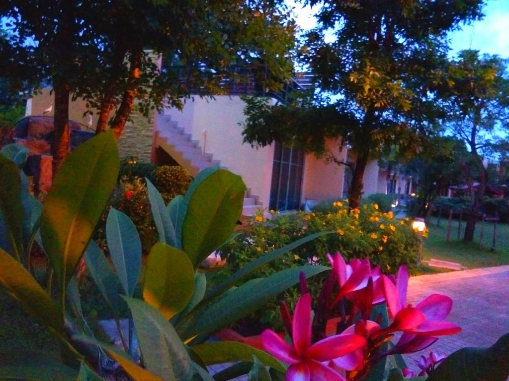 Proud Garden Aparthotel Bang Bo Ngoại thất bức ảnh